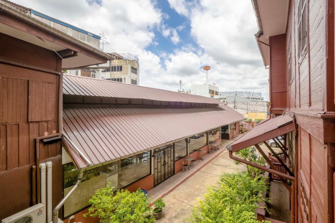Oyo 1089 Baan Boran Hotel Bangkok Exterior photo